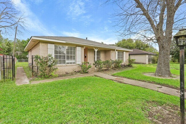 Foto del edificio - 8835 Martin Luther King Blvd