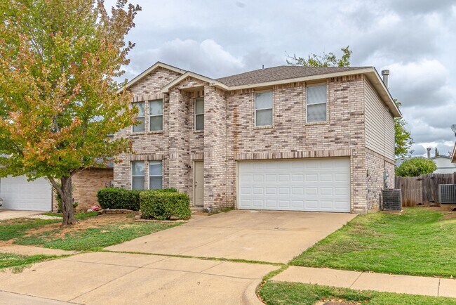 Building Photo - 8749 Hunters Trail