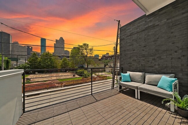 Photo - 1406 Valentine St Apartment