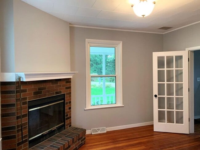 Foto del edificio - 3BR 1.5BA Twin Lakes Home