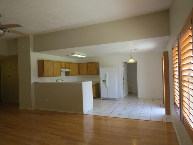 Building Photo - 5201 Park Ridge Rd NW