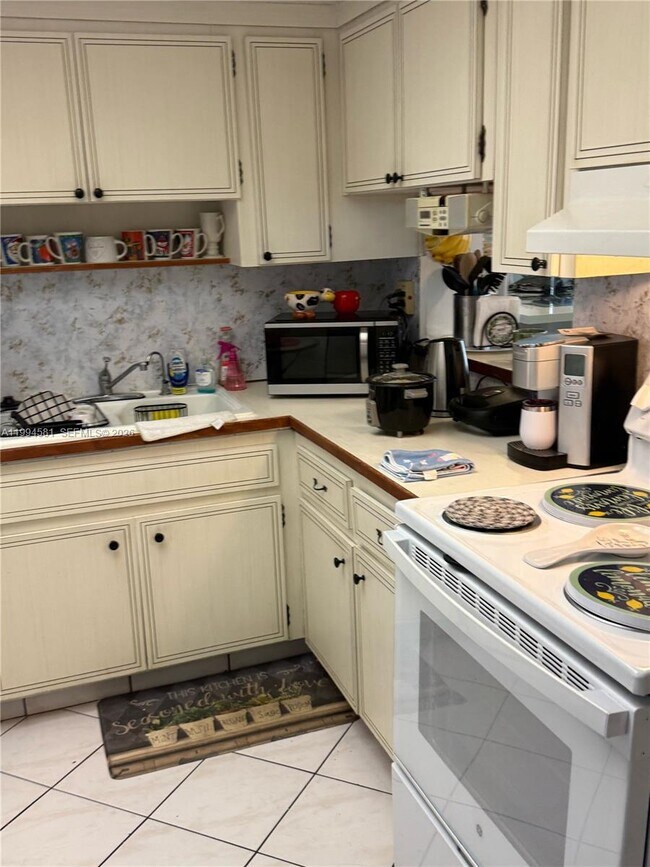 Foto del edificio - 1481 NE Miami Gardens Dr