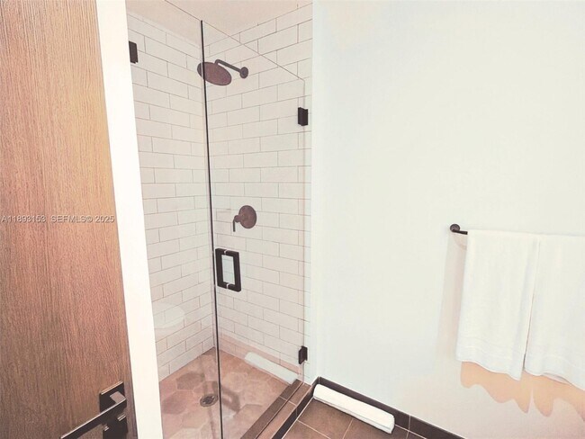 Foto del edificio - 398 NE 5th St