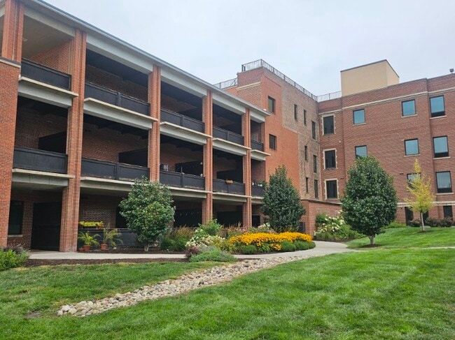 Photo - Dahlman Flats Apartments