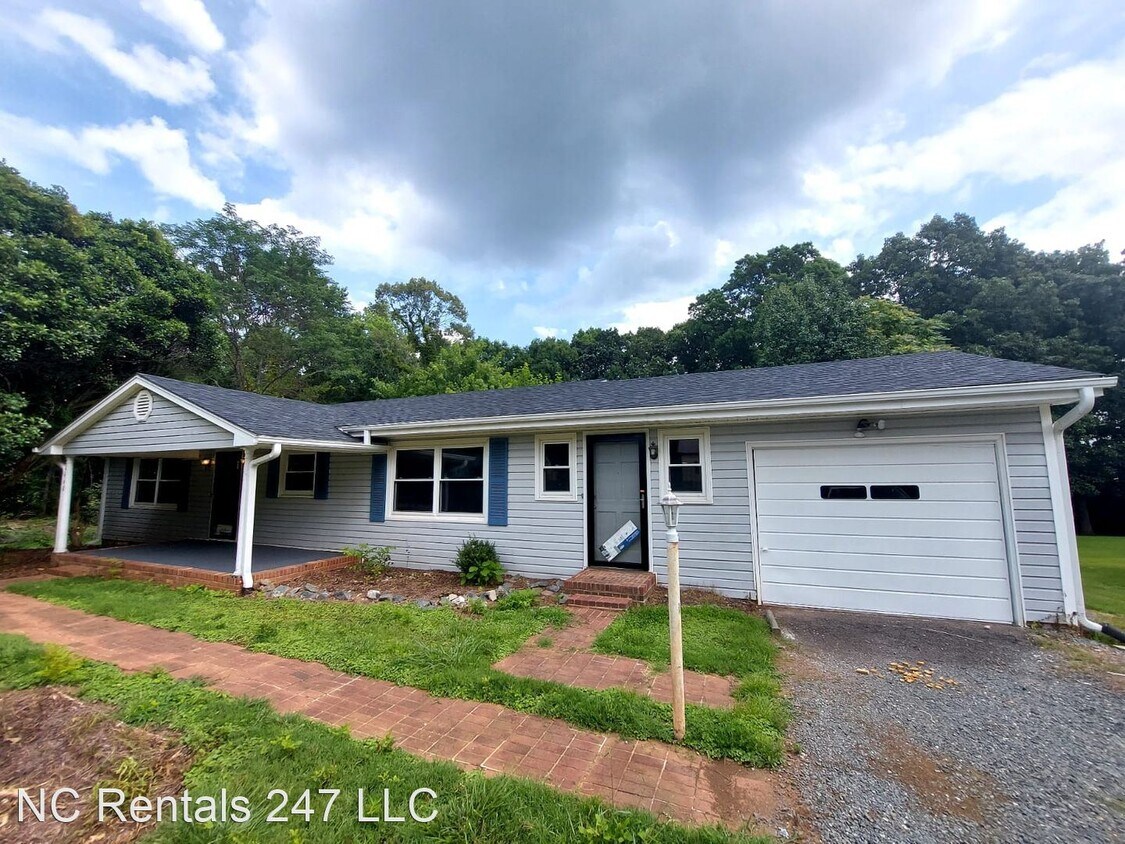Primary Photo - 3 br, 2.5 bath House - 4448 Old Belews Cre...