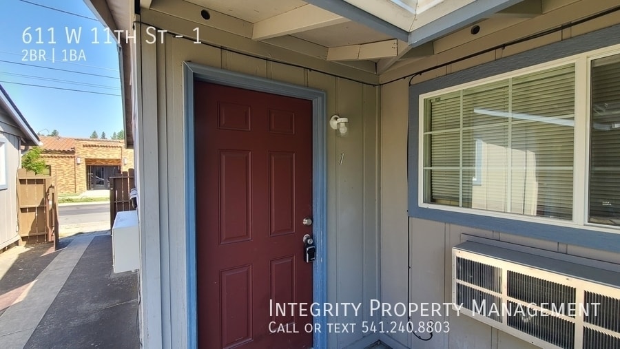 Primary Photo - 611 W 11th St
