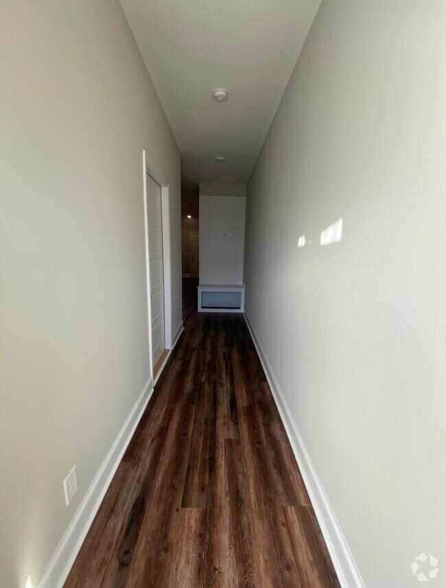Building Photo - 1035 Glenkirk Dr