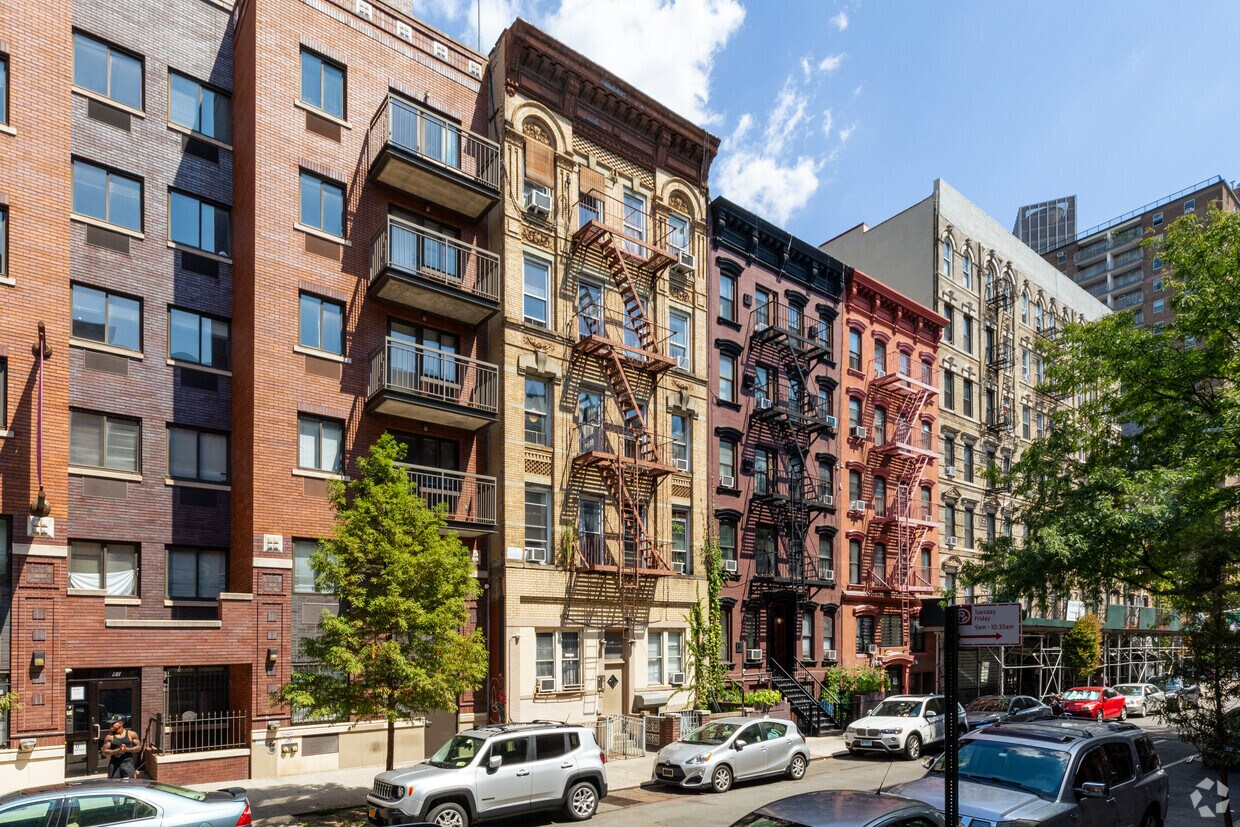 Primary Photo - 85 E 3rd St