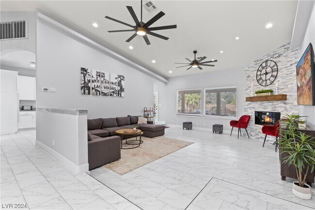 Building Photo - 8410 Rancho Destino Rd