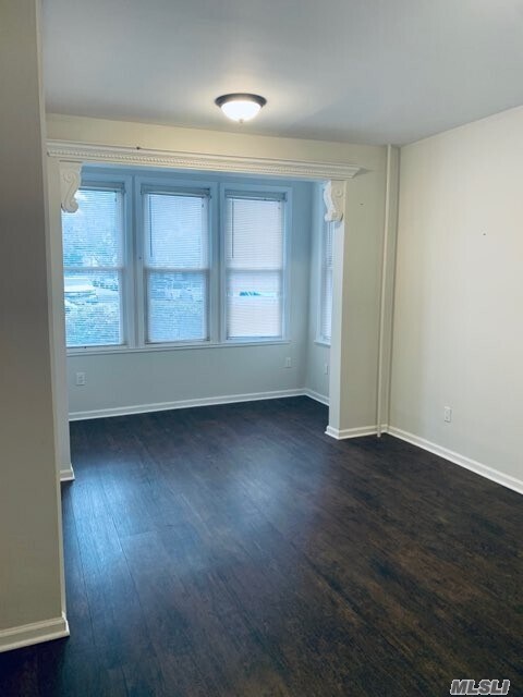 Foto principal - 59-23 69th Pl