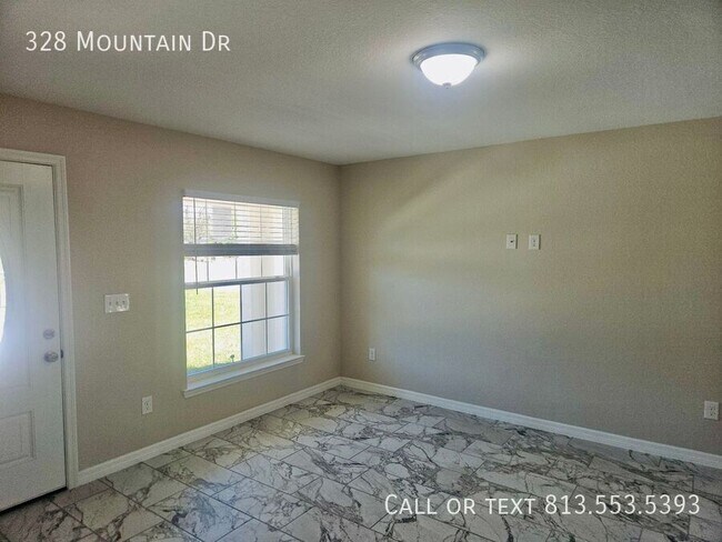 Foto del edificio - 328 Mountain Dr