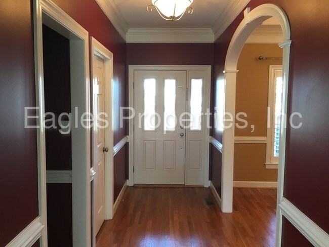 Building Photo - 806 S Baden Ct