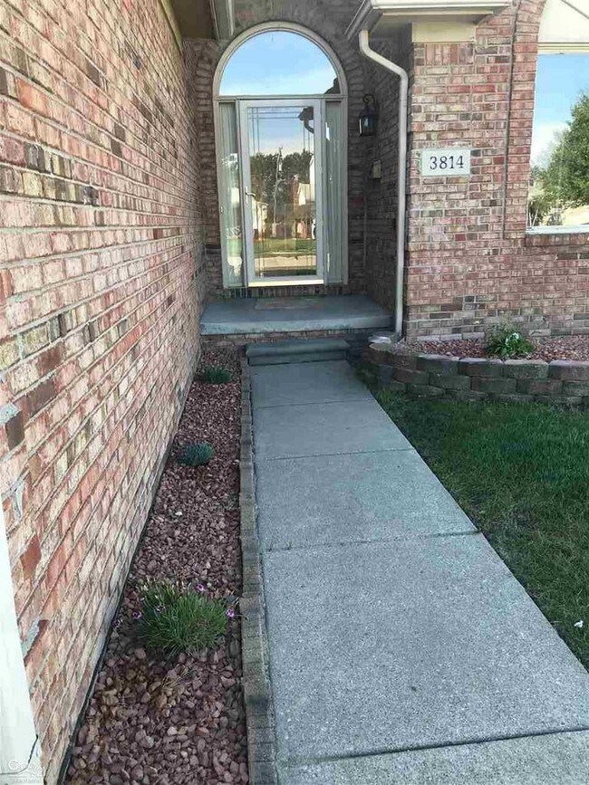 Building Photo - 3814 Rhoten Dr