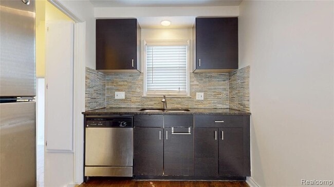 Foto del edificio - 3734 Buckingham Ave