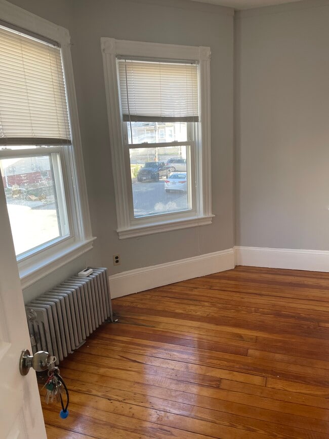 Building Photo - 123 Donelson St