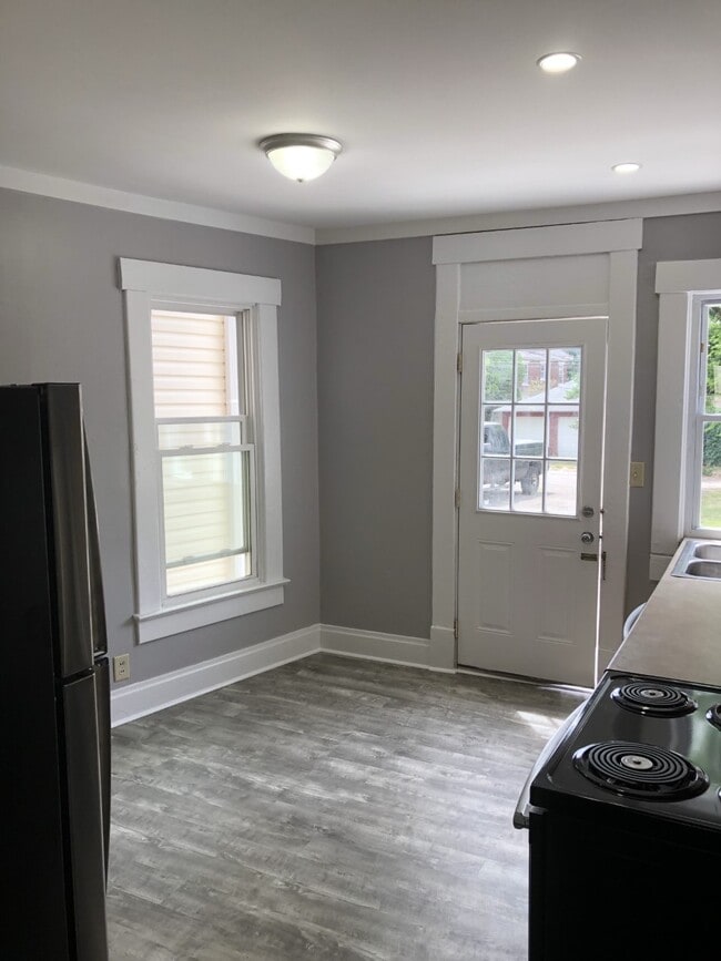 Building Photo - 53 E Patterson Ave