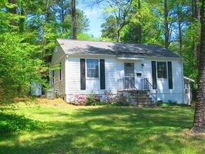 Building Photo - 130 Barclay Rd