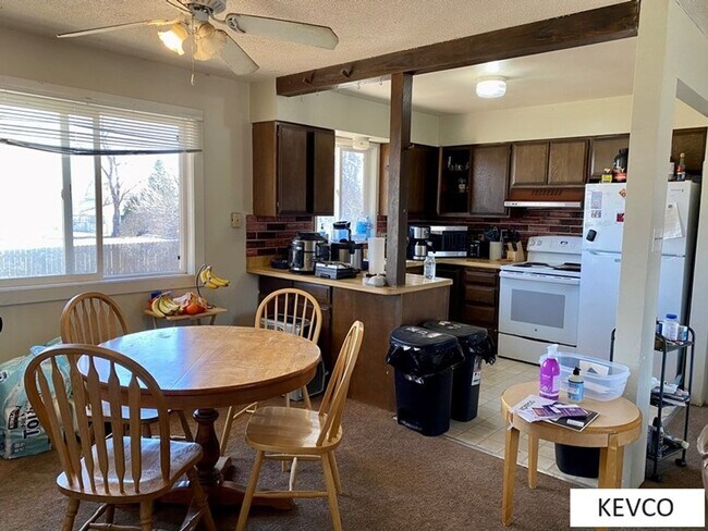 Building Photo - Spacious Home with Great Layout for Roomma...