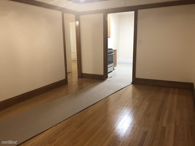 Foto del edificio - 5354 W Byron St