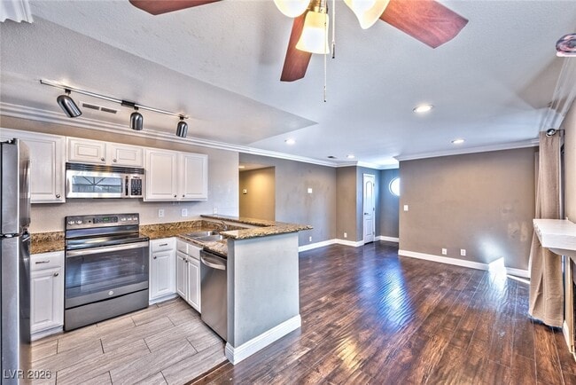 Foto del edificio - 4050 Pacific Harbors Dr