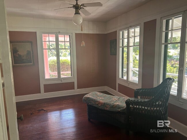 Foto del edificio - 22985 High Ridge Rd