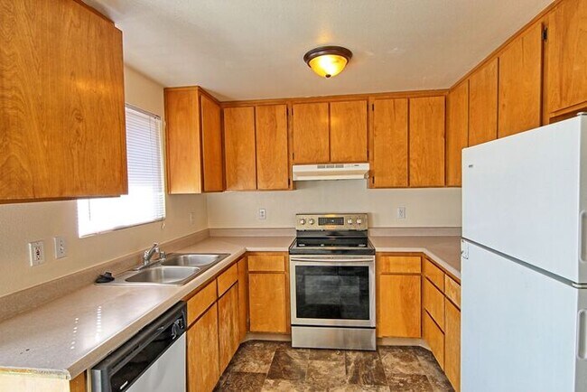Building Photo - 2 Bedroom 1 Bathroom Fernley Apartment