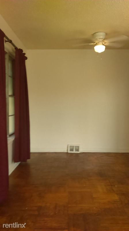 Building Photo - 355 Long Ln