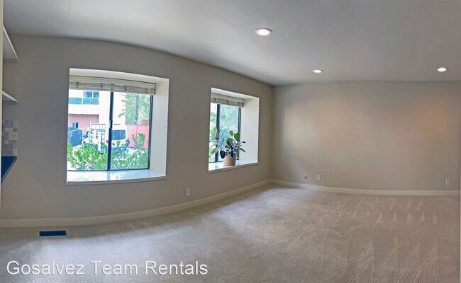 Building Photo - 2 br, 2.5 bath House - 539 Channing Ave.