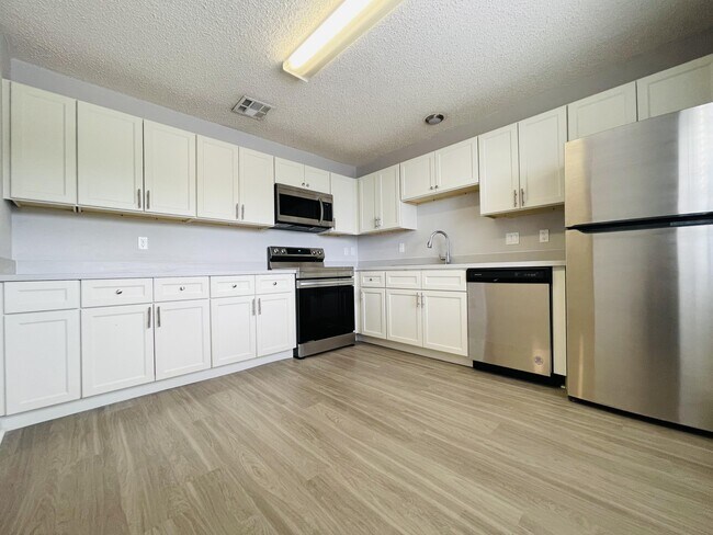 Foto del edificio - 3725 Park Lane Villas Rd