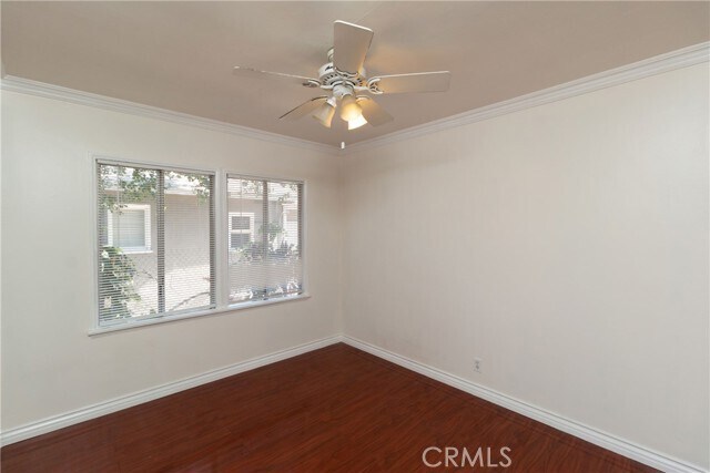 Foto del edificio - 5034 Newcastle Ave