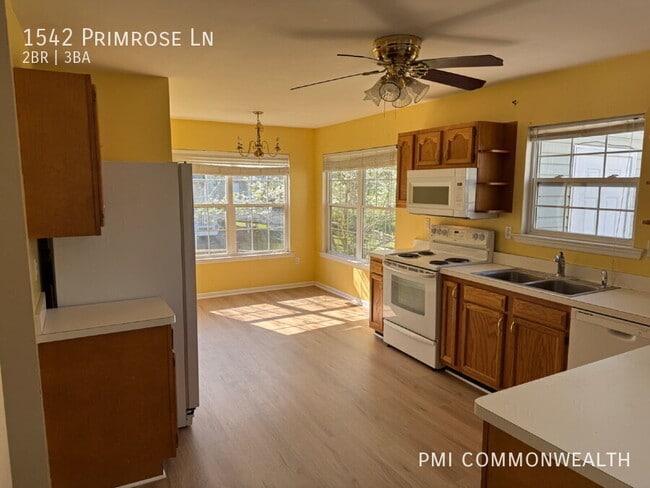 Building Photo - 1542 Primrose Ln