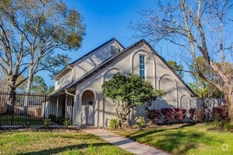 Building Photo - 10602 Riverview Dr