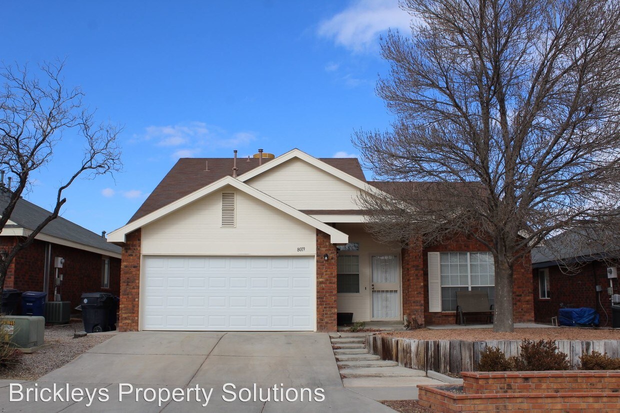 Foto principal - 8019 Stone Creek Ave NW