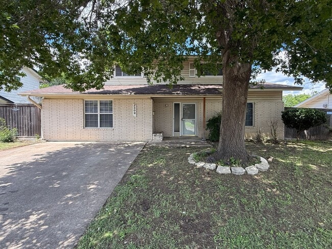 Building Photo - 3309 Lake Charles Ave