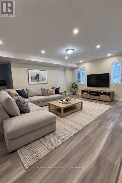 Photo du bâtiment - 283 3rd Crnrs