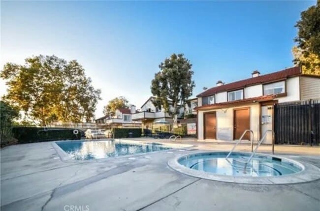 Foto del edificio - 2027 S Campus Ave