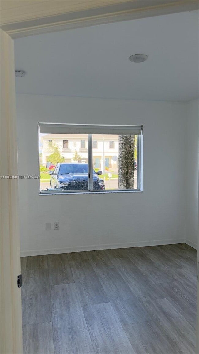 Building Photo - 689 NW 6th St