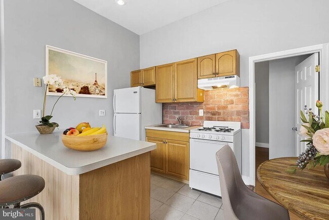 Foto del edificio - 2125 Spring Garden St