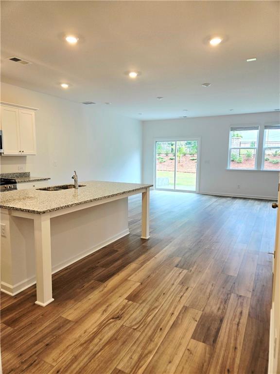 Foto del edificio - 2445 Livi Ln