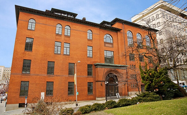 Photo - Cathedral St 300 Apartments