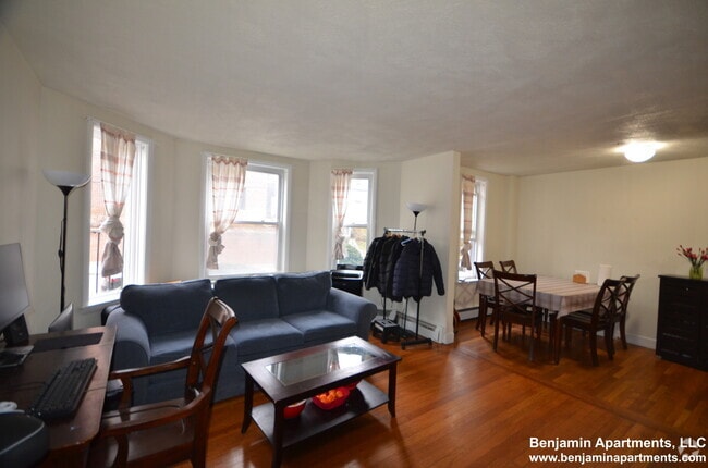 Building Photo - 316 Tappan St
