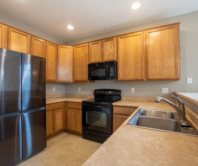 Foto del edificio - Move in ready home on Kettle Drum