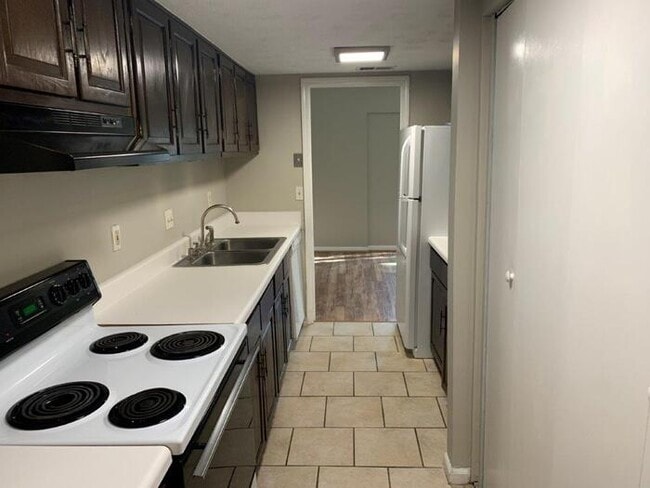 Building Photo - 1049 Ivy Hills Cir