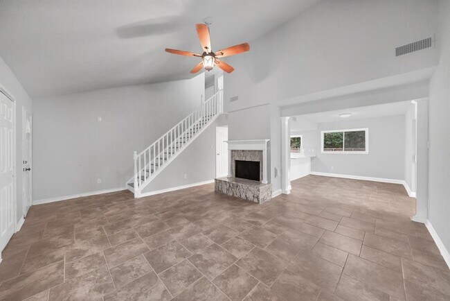 Building Photo - 3214 Holly Green Dr