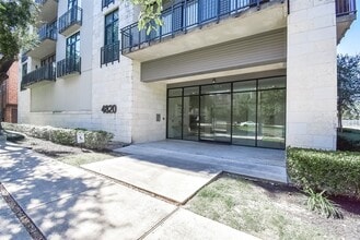 Building Photo - 4820 Caroline St