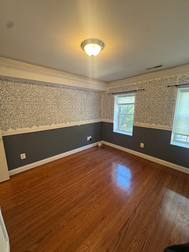 Foto del edificio - Spacious 4 Bed / 3.5 Bath Townhome in the ...