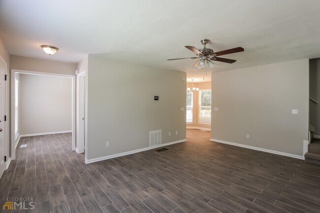 Building Photo - 7415 Hunters Ridge Dr