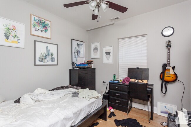 Foto del edificio - 2437 N Ashland Ave