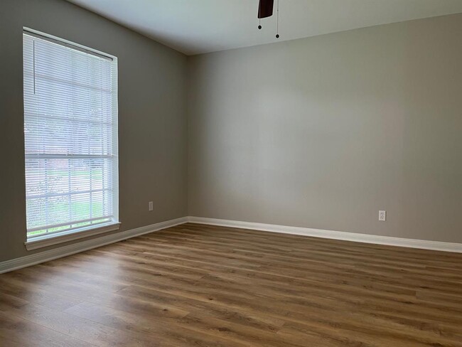 Foto del edificio - 1318 Bellgrove Dr