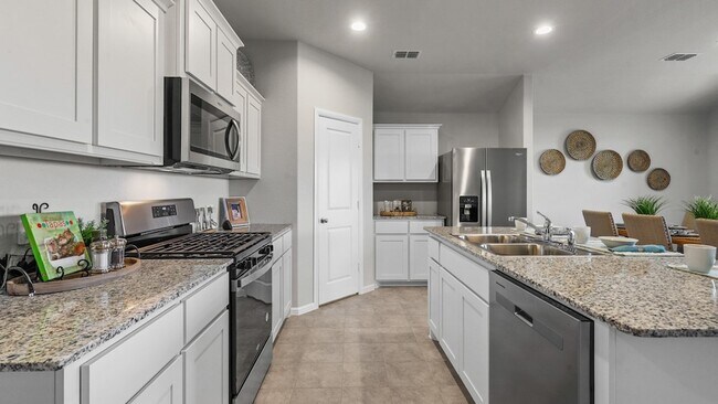 Foto del edificio - 16408 Severn Ln
